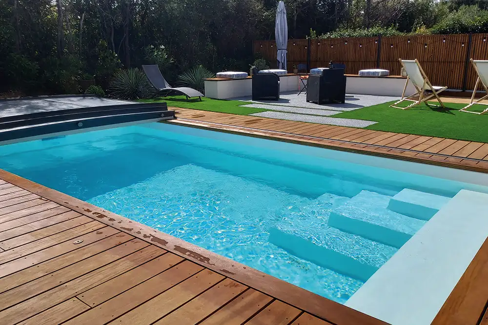 Tendances Magazine Magazine Deco Maison NOTRE PISCINE MANOE