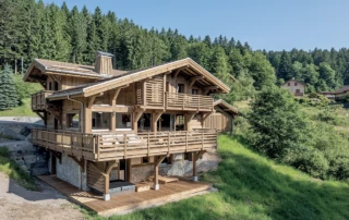 Tendances Magazine Magazine Deco Maison 1120620250802188forest Lodge Drone Modifier HD 1